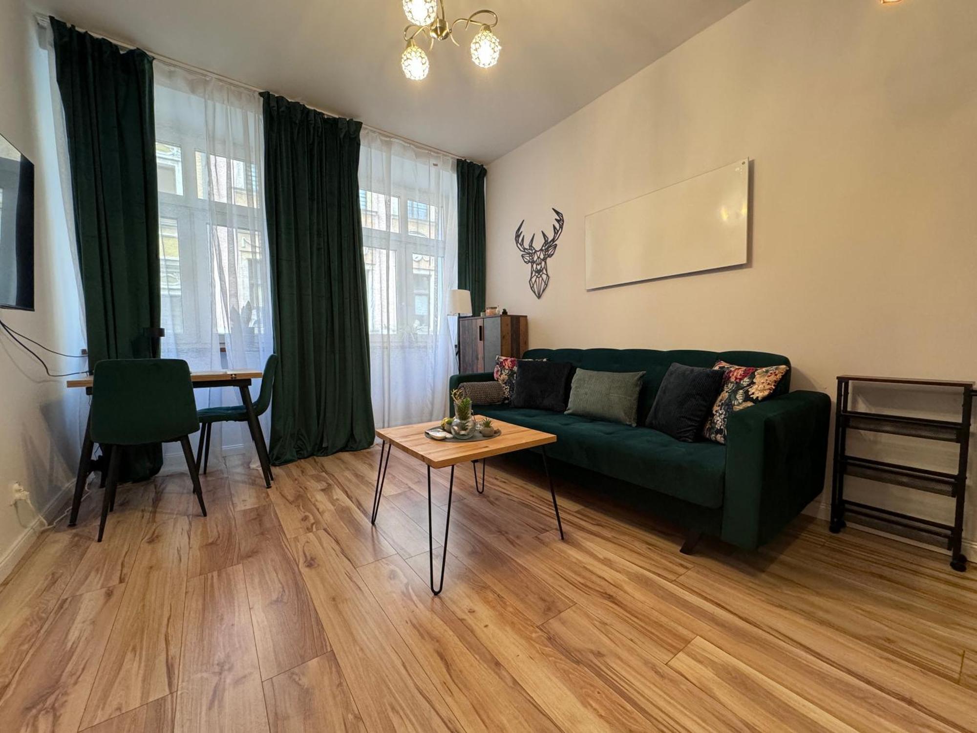Apartment W Centrum Jeleniej Gory Przy Ulicy Dlugiej *